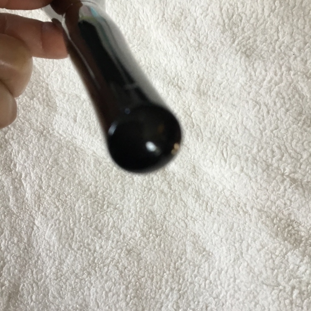 Shiseido Black Handle with Rose Metallic Ferrule Face Brush - Picture 9 of 16